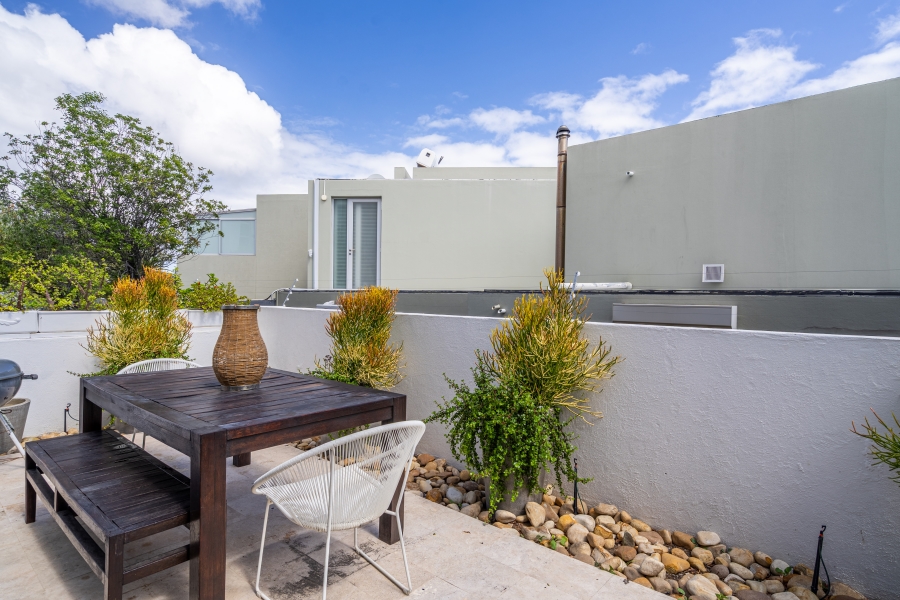 2 Bedroom Property for Sale in Camps Bay Western Cape